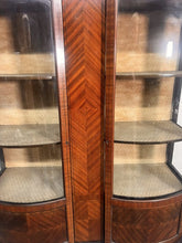 Load image into Gallery viewer, A Quality Antique Edwardian Flame Mahogany Inlaid Display Cabinet With Original Curved Glass