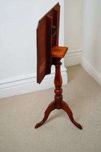 An attractive and well presented Georgian antique mahogany tilt top tripod table