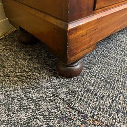 A fabulous mahogany chest of drawers with mother of pearl inlaid drawer knobs