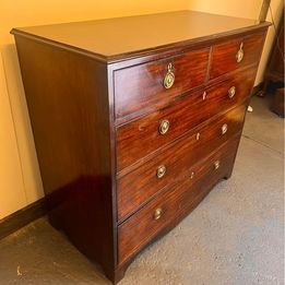 Very attractive mahogany chest of drawers c.1880 with amazing original colour