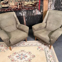 Load image into Gallery viewer, A stunning pair of Italian Mid century modernist chairs by Gio Ponti