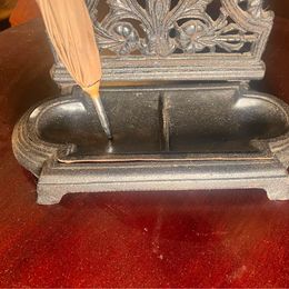 An attractive antique Victorian style cast iron umbrella stand