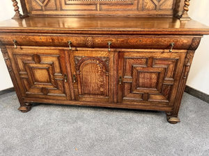 A Quarter Sawn Arts And Crafts Sideboard In The Style Of Gillows c.1890