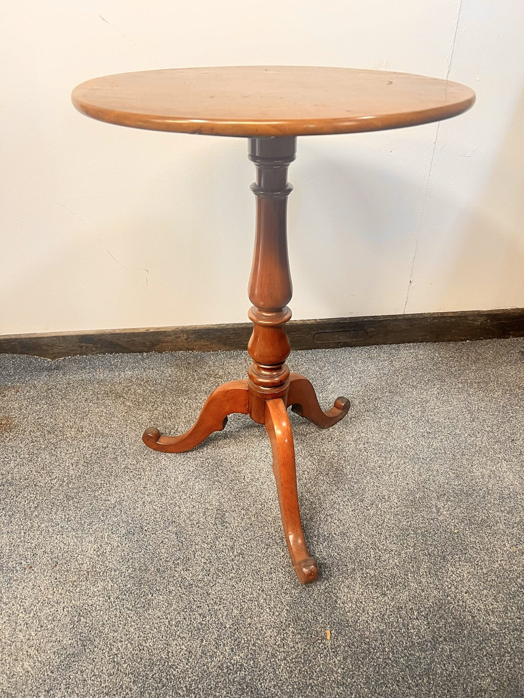 A Very Good Quality Regency Period Mahogany Wine Table