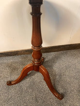 Load image into Gallery viewer, A Very Good Quality Regency Period Mahogany Wine Table