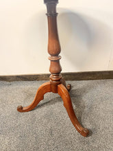 Load image into Gallery viewer, A Very Good Quality Regency Period Mahogany Wine Table