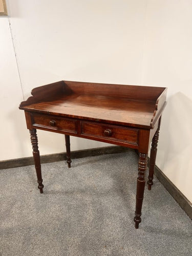 Antique Nineteenth Century Fine Quality Writing Table In Flame Mahogany