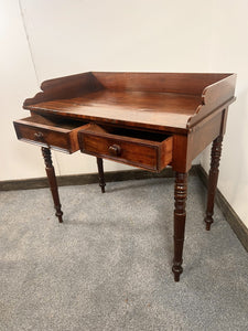 Antique Nineteenth Century Fine Quality Writing Table In Flame Mahogany