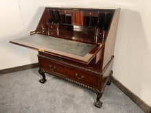 Load image into Gallery viewer, An Antique 20th Century Fine Quality Bureau In Mahogany