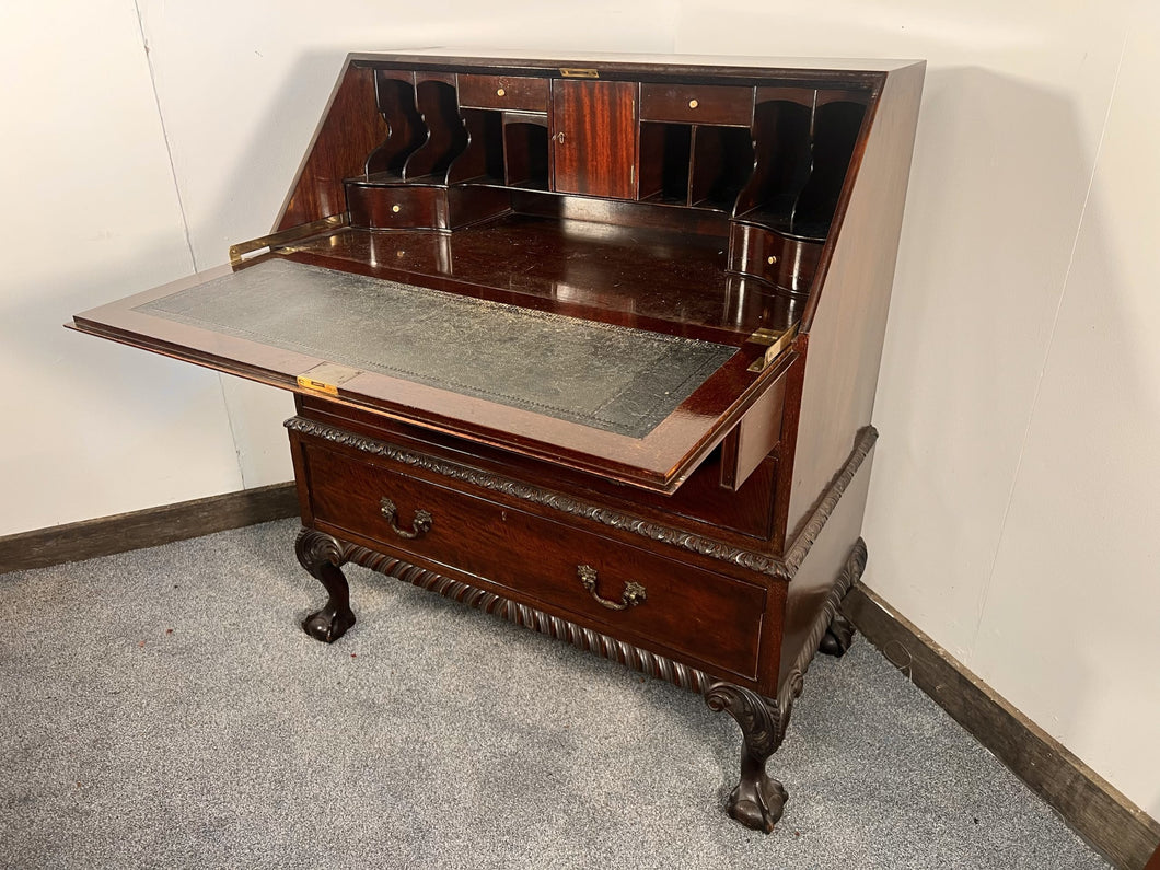 An Antique 20th Century Fine Quality Bureau In Mahogany