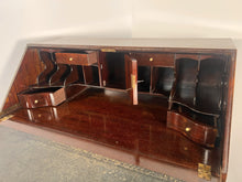 Load image into Gallery viewer, An Antique 20th Century Fine Quality Bureau In Mahogany