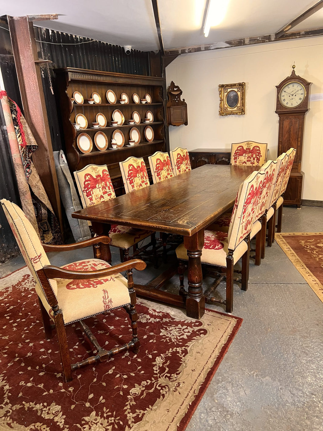 A Fabulous Royal Oak Fine English Ten Seater Balmoral Westminster Dining Table With Ten Chairs