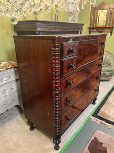 A Large Antique Victorian Mahogany Scotch Chest Of Drawers In Lovely Original Condition