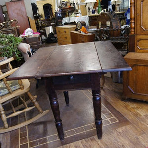 A small Georgian Welsh drop leaf table from Carmarthenshire circa 1800 in lovely condition