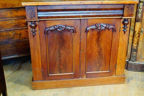 Early Victorian antique mahogany chiffonier with  beautifully carved doors