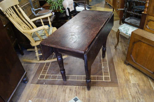 A small Georgian Welsh drop leaf table from Carmarthenshire circa 1800 in lovely condition