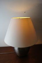 Load image into Gallery viewer, Lovely metal lamp with hand beaten detail to base and gorgeous shade