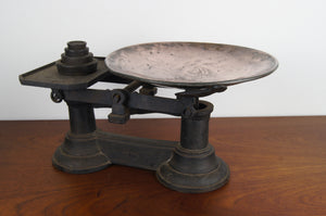 Edwardian cast iron scales with weights and copper bowl